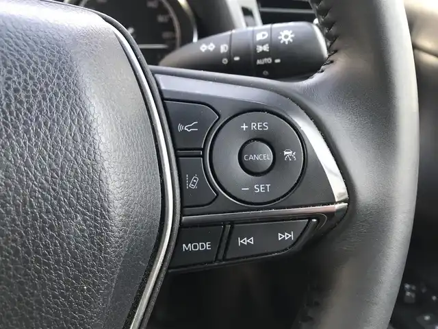 トヨタ カムリ G 富山県 2017(平29)年 6.1万km エモーショナルレッド 純正SDナビ/フルセグＴＶ/Ｂｌｕｅｔｏｏｔｈ/セーフティセンス/ＬＥＤヘッドライト/クルーズコントロール/レーンキープアシスト/ブレーキホールド/ビルトインＥＴＣ/純正ＡＷ１７インチ/スマートキー/プッシュスタート/横滑り防止装置/Wエアバック/カーテンエアバック/サイドエアバック/保証書／取説有り