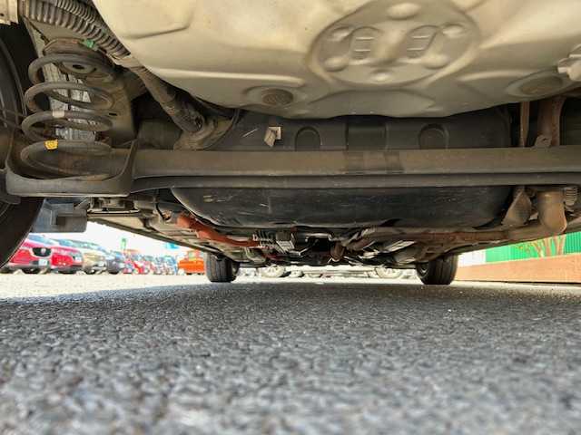 トヨタ アクア G 茨城県 2012(平24)年 13.2万km 白 純正ＳＤナビ　/ＥＴＣ　/純正アルミホイール　/オートライト　/純正フロアマット　/プッシュスタート　/パワーウィンドウ　/パワーステアリング　/エアバックＷ　/キセノンヘッドライト