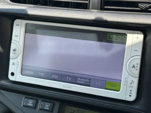 トヨタ アクア G 茨城県 2012(平24)年 13.2万km 白 純正ＳＤナビ　/ＥＴＣ　/純正アルミホイール　/オートライト　/純正フロアマット　/プッシュスタート　/パワーウィンドウ　/パワーステアリング　/エアバックＷ　/キセノンヘッドライト