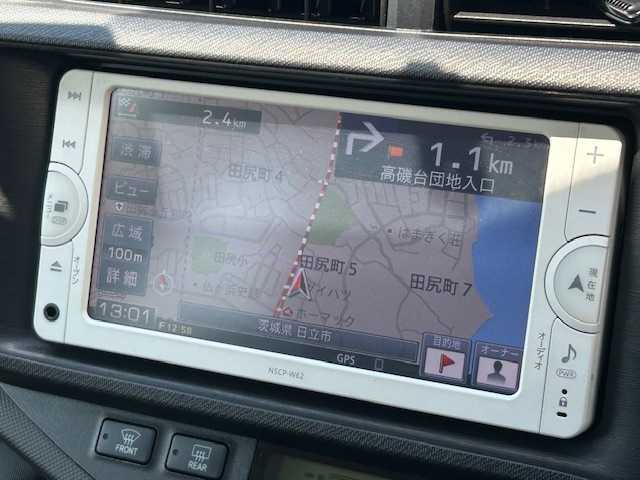 トヨタ アクア G 茨城県 2012(平24)年 13.2万km 白 純正ＳＤナビ　/ＥＴＣ　/純正アルミホイール　/オートライト　/純正フロアマット　/プッシュスタート　/パワーウィンドウ　/パワーステアリング　/エアバックＷ　/キセノンヘッドライト