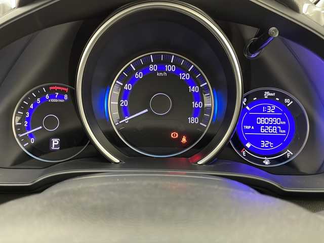ホンダ フィット 13G Fパッケージ 宮崎県 2015(平27)年 8.1万km クリスタルブラックパール 純正ナビ　/Ｂｌｕｅｔｏｏｔｈ/ＡＭ／ＦＭ/ＣＤ／ＤＶＤ/ワンセグＴＶ/バックカメラ　/ドライブレコーダー　/純正フロアーマット/電動格納ミラー　/プッシュスタート　/ＥＴＣ　/アイドリングストップ/スマートキー