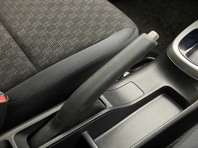 ホンダ フィット 13G Fパッケージ 宮崎県 2015(平27)年 8.1万km クリスタルブラックパール 純正ナビ　/Ｂｌｕｅｔｏｏｔｈ/ＡＭ／ＦＭ/ＣＤ／ＤＶＤ/ワンセグＴＶ/バックカメラ　/ドライブレコーダー　/純正フロアーマット/電動格納ミラー　/プッシュスタート　/ＥＴＣ　/アイドリングストップ/スマートキー