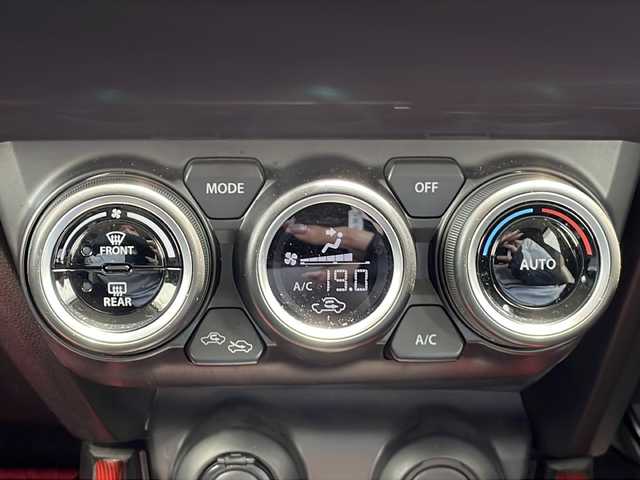 スズキ スイフト スポーツ 三重県 2019(令1)年 3.9万km バーニングレッドPM 純正ナビ/バックカメラ/運転席シートヒーター/クルーズコントロール/オートライト/革巻きステアリング/ステアリングリモコン/純正フロアマット/電動格納ミラー/禁煙車