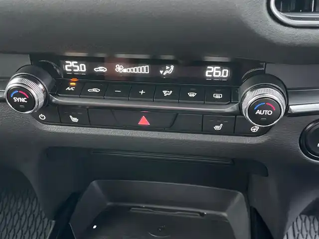 マツダ ＣＸ－３０ XD レトロスポーツED 島根県 2024(令6)年 2万km ポリメタルグレーM ワンオーナー　/純正１０．２５型ディスプレイオーディオ　/（フルセグＴＶ／Ｂｌｕｅｔｏｏｔｈ接続／スマホ連携機能）　/全方位／バック／フロントカメラ/ＢＯＳＥサウンドシステム　/ビルトインＥＴＣ　/アダプティブクルーズコントロール　/パワーバックドア/ハーフレザーシート/運転席メモリーパワーシート　/前席シートヒーター/ハンドルヒーター/リバース連動ドアミラー　/置くだけ充電　/オートハイビーム／ライト/純正LEDライト/純正１８インチアルミホイール/純正フロアマット/スペアキー１本