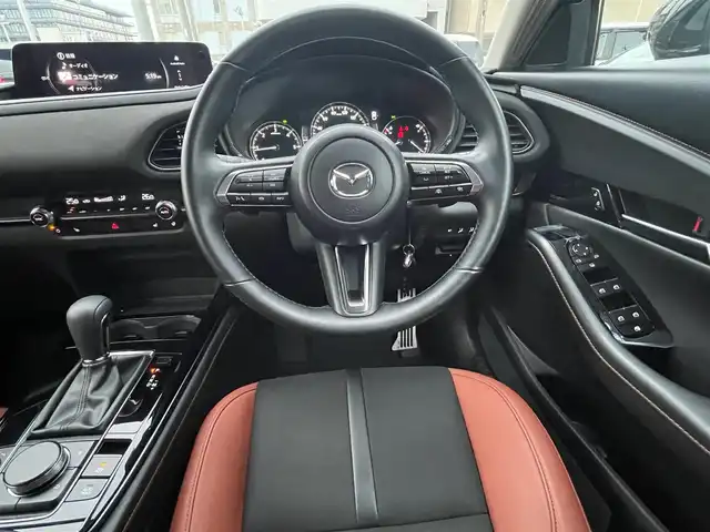 マツダ ＣＸ－３０ XD レトロスポーツED 島根県 2024(令6)年 2万km ポリメタルグレーM ワンオーナー　/純正１０．２５型ディスプレイオーディオ　/（フルセグＴＶ／Ｂｌｕｅｔｏｏｔｈ接続／スマホ連携機能）　/全方位／バック／フロントカメラ/ＢＯＳＥサウンドシステム　/ビルトインＥＴＣ　/アダプティブクルーズコントロール　/パワーバックドア/ハーフレザーシート/運転席メモリーパワーシート　/前席シートヒーター/ハンドルヒーター/リバース連動ドアミラー　/置くだけ充電　/オートハイビーム／ライト/純正LEDライト/純正１８インチアルミホイール/純正フロアマット/スペアキー１本