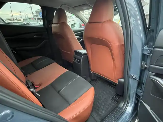 マツダ ＣＸ－３０ XD レトロスポーツED 島根県 2024(令6)年 2万km ポリメタルグレーM ワンオーナー　/純正１０．２５型ディスプレイオーディオ　/（フルセグＴＶ／Ｂｌｕｅｔｏｏｔｈ接続／スマホ連携機能）　/全方位／バック／フロントカメラ/ＢＯＳＥサウンドシステム　/ビルトインＥＴＣ　/アダプティブクルーズコントロール　/パワーバックドア/ハーフレザーシート/運転席メモリーパワーシート　/前席シートヒーター/ハンドルヒーター/リバース連動ドアミラー　/置くだけ充電　/オートハイビーム／ライト/純正LEDライト/純正１８インチアルミホイール/純正フロアマット/スペアキー１本
