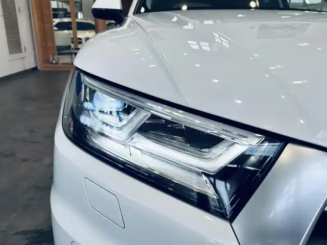 アウディ Ｑ５ 40TDIクワトロスポーツエアサ 大阪府 2020(令2)年 3.7万km 白 バーチャルコックピット/サンルーフ/ACC/純正ナビ/TV/360度カメラ/純正18インチAW/電動リアゲート/サイドアシスト/クリアランスソナー/レザーシート/パワーシート/Dシートメモリ/シートヒーター/ルーフレール/パドルシフト/ETC