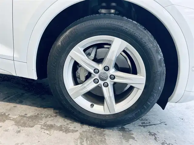 アウディ Ｑ５ 40TDIクワトロスポーツエアサ 大阪府 2020(令2)年 3.7万km 白 バーチャルコックピット/サンルーフ/ACC/純正ナビ/TV/360度カメラ/純正18インチAW/電動リアゲート/サイドアシスト/クリアランスソナー/レザーシート/パワーシート/Dシートメモリ/シートヒーター/ルーフレール/パドルシフト/ETC