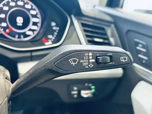 アウディ Ｑ５ 40TDIクワトロスポーツエアサ 大阪府 2020(令2)年 3.7万km 白 バーチャルコックピット/サンルーフ/ACC/純正ナビ/TV/360度カメラ/純正18インチAW/電動リアゲート/サイドアシスト/クリアランスソナー/レザーシート/パワーシート/Dシートメモリ/シートヒーター/ルーフレール/パドルシフト/ETC