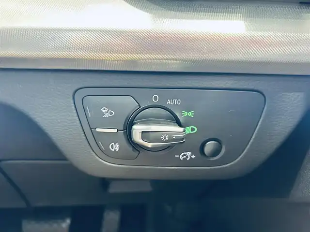 アウディ Ｑ５ 40TDIクワトロスポーツエアサ 大阪府 2020(令2)年 3.7万km 白 バーチャルコックピット/サンルーフ/ACC/純正ナビ/TV/360度カメラ/純正18インチAW/電動リアゲート/サイドアシスト/クリアランスソナー/レザーシート/パワーシート/Dシートメモリ/シートヒーター/ルーフレール/パドルシフト/ETC