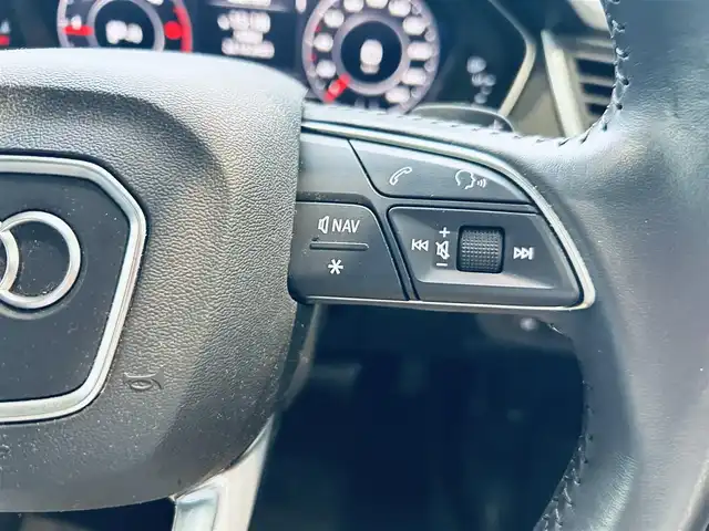 アウディ Ｑ５ 40TDIクワトロスポーツエアサ 大阪府 2020(令2)年 3.7万km 白 バーチャルコックピット/サンルーフ/ACC/純正ナビ/TV/360度カメラ/純正18インチAW/電動リアゲート/サイドアシスト/クリアランスソナー/レザーシート/パワーシート/Dシートメモリ/シートヒーター/ルーフレール/パドルシフト/ETC