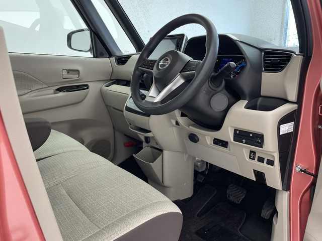 日産 ルークス X 沖縄県 2023(令5)年 2万km ブロッサムピンク 純正９インチディスプレイオーディオ　/アラウンドビューモニター　/アイドリングストップ　/スマートキー　/Ｂｌｕｅｔｏｏｔｈ/USB　/ミュージックプレイヤー接続/ＥＴＣ　/ドライブレコーダー　/片側パワースライドドア/前後コーナーセンサー　/エマージェンシーブレーキ/横滑り防止装置/盗難防止装置/オートライト