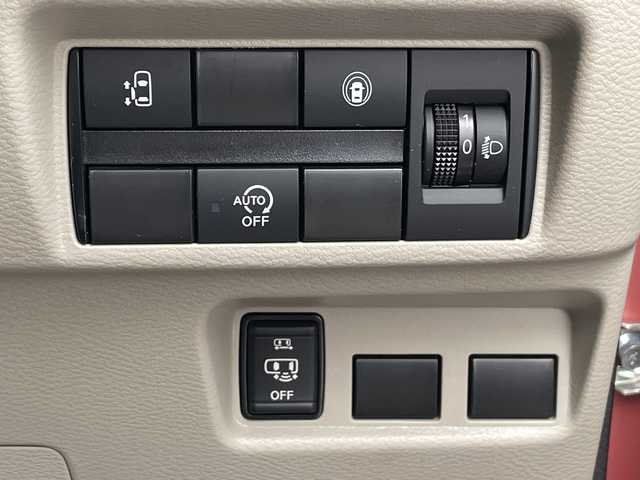 日産 ルークス X 沖縄県 2023(令5)年 2万km ブロッサムピンク 純正９インチディスプレイオーディオ　/アラウンドビューモニター　/アイドリングストップ　/スマートキー　/Ｂｌｕｅｔｏｏｔｈ/USB　/ミュージックプレイヤー接続/ＥＴＣ　/ドライブレコーダー　/片側パワースライドドア/前後コーナーセンサー　/エマージェンシーブレーキ/横滑り防止装置/盗難防止装置/オートライト