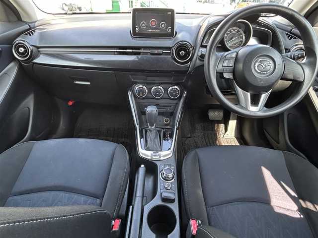 マツダ デミオ 13S 福島県 2015(平27)年 10.4万km チタニウムフラッシュマイカ ４WD/純正ナビ/Bluetooth/FM/AM/USB/衝突軽減ブレーキ/ステアリングリモコン/アイドリングストップ/電動格納ドアミラー/バックカメラ/ETC/ＬＥＤヘッドライト/オートライト/純正フロアマット/純正ホイールカバー/AAC/スマートキー/スペアキー/取扱説明書/保証書/4本スノータイヤ付