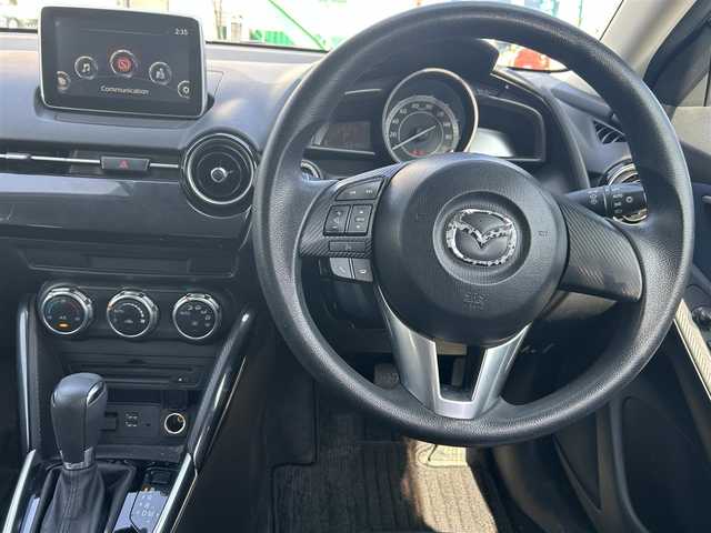 マツダ デミオ 13S 福島県 2015(平27)年 10.4万km チタニウムフラッシュマイカ ４WD/純正ナビ/Bluetooth/FM/AM/USB/衝突軽減ブレーキ/ステアリングリモコン/アイドリングストップ/電動格納ドアミラー/バックカメラ/ETC/ＬＥＤヘッドライト/オートライト/純正フロアマット/純正ホイールカバー/AAC/スマートキー/スペアキー/取扱説明書/保証書/4本スノータイヤ付