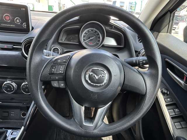マツダ デミオ 13S 福島県 2015(平27)年 10.4万km チタニウムフラッシュマイカ ４WD/純正ナビ/Bluetooth/FM/AM/USB/衝突軽減ブレーキ/ステアリングリモコン/アイドリングストップ/電動格納ドアミラー/バックカメラ/ETC/ＬＥＤヘッドライト/オートライト/純正フロアマット/純正ホイールカバー/AAC/スマートキー/スペアキー/取扱説明書/保証書/4本スノータイヤ付