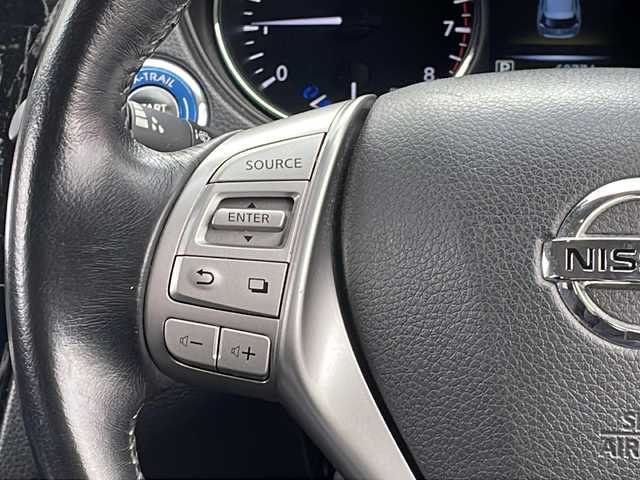 日産 エクストレイル ハイブリッド 20X エマージェンシーブレーキ 青森県 2015(平27)年 6.1万km ブリリアントシルバー パートタイム4WD/メーカー純正ナビ(TV/AM/FM/CD/DVD/BT)/アラウンドビューモニター/純正テレビキット(走行時視聴可能)/ETC/前方ドライブレコーダー/スペアキー/純正エンジンスターター/純正AW付冬タイヤ積込/記録簿(H29/H30/R2/R4/R6)