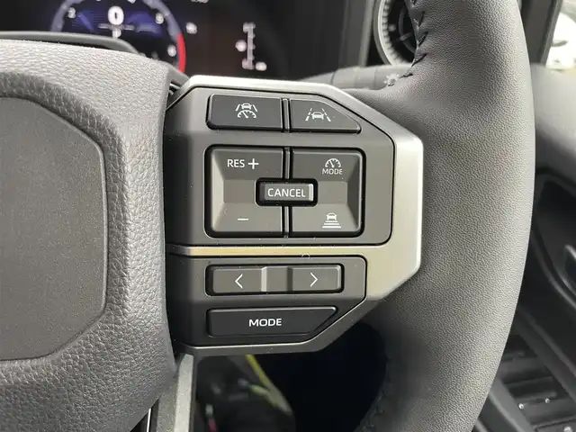 トヨタ ランドクルーザー ２５０ VX 石川県 2025(令7)年 0.4万km アバンギャルドブロンズメタリック 4WD/ワンオーナー/純正メモリーナビ/フルセグTV/全方位カメラ/革シート/シートヒーター&クーラー/サンルーフ/純正アルミホイール/電動ミラー/レーンキープアシスト/オートライト/コーナーセンサー/トヨタセーフティセンス/レーダークルーズ/デジタルミラー/ブラインドスポットモニター/保証書