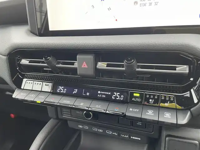 トヨタ ランドクルーザー ２５０ VX 石川県 2025(令7)年 0.4万km アバンギャルドブロンズメタリック 4WD/ワンオーナー/純正メモリーナビ/フルセグTV/全方位カメラ/革シート/シートヒーター&クーラー/サンルーフ/純正アルミホイール/電動ミラー/レーンキープアシスト/オートライト/コーナーセンサー/トヨタセーフティセンス/レーダークルーズ/デジタルミラー/ブラインドスポットモニター/保証書