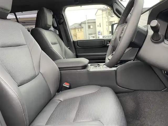 トヨタ ランドクルーザー ２５０ VX 石川県 2025(令7)年 0.4万km アバンギャルドブロンズメタリック 4WD/ワンオーナー/純正メモリーナビ/フルセグTV/全方位カメラ/革シート/シートヒーター&クーラー/サンルーフ/純正アルミホイール/電動ミラー/レーンキープアシスト/オートライト/コーナーセンサー/トヨタセーフティセンス/レーダークルーズ/デジタルミラー/ブラインドスポットモニター/保証書