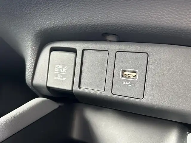 ホンダ フィット e:HEV RS 島根県 2023(令5)年 1.5万km プラチナホワイトパール 純正ＳＤナビ　/Ｂｌｕｅｔｏｏｔｈ接続　/前後ドライブレコーダー　/ビルトインＥＴＣ　/バックカメラ　/アダプティブクルーズコントロール/衝突軽減ブレーキ　/レーンアシスト/電動パーキングブレーキ/パドルシフト　/前後コーナーセンサー　/横滑り防止装置/アイドリングストップ　/スマートキー/プッシュスタート/純正LEDヘッドライト/純正16インチアルミホイール　/純正フロアマット