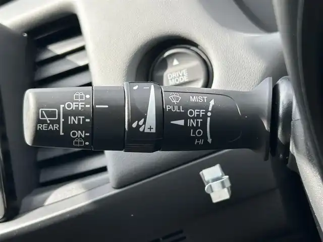 ホンダ フィット e:HEV RS 島根県 2023(令5)年 1.5万km プラチナホワイトパール 純正ＳＤナビ　/Ｂｌｕｅｔｏｏｔｈ接続　/前後ドライブレコーダー　/ビルトインＥＴＣ　/バックカメラ　/アダプティブクルーズコントロール/衝突軽減ブレーキ　/レーンアシスト/電動パーキングブレーキ/パドルシフト　/前後コーナーセンサー　/横滑り防止装置/アイドリングストップ　/スマートキー/プッシュスタート/純正LEDヘッドライト/純正16インチアルミホイール　/純正フロアマット