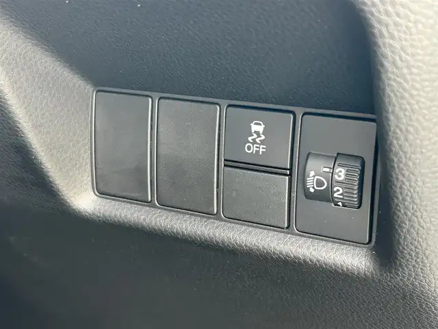 ホンダ フィット e:HEV RS 島根県 2023(令5)年 1.5万km プラチナホワイトパール 純正ＳＤナビ　/Ｂｌｕｅｔｏｏｔｈ接続　/前後ドライブレコーダー　/ビルトインＥＴＣ　/バックカメラ　/アダプティブクルーズコントロール/衝突軽減ブレーキ　/レーンアシスト/電動パーキングブレーキ/パドルシフト　/前後コーナーセンサー　/横滑り防止装置/アイドリングストップ　/スマートキー/プッシュスタート/純正LEDヘッドライト/純正16インチアルミホイール　/純正フロアマット