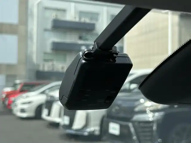 ホンダ フィット e:HEV RS 島根県 2023(令5)年 1.5万km プラチナホワイトパール 純正ＳＤナビ　/Ｂｌｕｅｔｏｏｔｈ接続　/前後ドライブレコーダー　/ビルトインＥＴＣ　/バックカメラ　/アダプティブクルーズコントロール/衝突軽減ブレーキ　/レーンアシスト/電動パーキングブレーキ/パドルシフト　/前後コーナーセンサー　/横滑り防止装置/アイドリングストップ　/スマートキー/プッシュスタート/純正LEDヘッドライト/純正16インチアルミホイール　/純正フロアマット