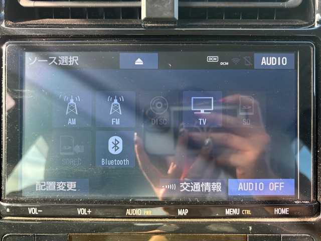 トヨタ プリウス S 宮城県 2019(令1)年 5.5万km シルバーM 登録時走行距離５４４８９ｋｍ/衝突被害軽減システム/バックカメラ/レーダークルーズコントロール/LEDオートライト/15インチアルミホイール/ドライブレコーダー/コーナーセンサー/ステアリングスイッチ/電動格納ウィンカーミラー/フォグランプ/純正フロアマット/スマートキー/ETC/レーンキープアシスト/パーキングアシスト/オートマッチクハイビーム/デジタルインナーミラー/横滑り防止装置/盗難防止装置/ABS/プリクラッシュセーフティー/クリアランスソナー/純正フロアマット/プッシュスタート/純正SDフルセグナビ/Bluetooth接続/SDサーバー/AM/FM/CD/DVD/Wミラー/ドアバイザー