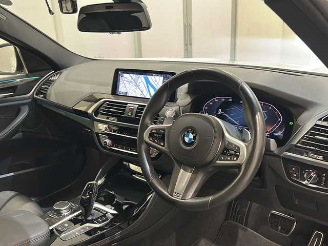 ＢＭＷ Ｘ４ xDrive 30i Mスポーツ 新潟県 2019(令1)年 4.8万km アルピンホワイトⅢ オプション/M ライト・アロイ・ホイール・ダブルスポーク・スタイリング/標準装備/ドライビング・アシスト・プラス/・アクティブクルーズコントロール/・ステアリング&レーン・コントロール・アシスト/・レーン・ディパーチャー・ウォーニング/純正ナビ/・Bluetooth/TV/FM/AM/AppleCarplay/360°カメラ/ヘッドアップディスプレイ/ブラインドスポットモニター/インテリジェントセーフティ/ヒル・ディセント・コントロール/アダプティブ・ヘッドライト/ハイビーム・アシスタント/電動フロント・シート（運転席メモリー機能付）/全席シートヒーター/ETC2.0