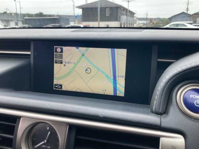 レクサス ＩＳ 300h 千葉県 2014(平26)年 7万km ソニックチタニウム 純正ナビ/CD/DVD/Bluetooth/フルセグTV/バックカメラ/ETC/ドライブレコーダー/ハーフレザーシート/前席パワーシート/前席シートヒーター/ステアリングヒーター/クルーズコントロール/パドルシフト/ブラインドスポットモニター/スペアキー/プッシュスタート/ステアリングスイッチ/純正アルミホイール/純正フロアマット/保証書・取扱説明書