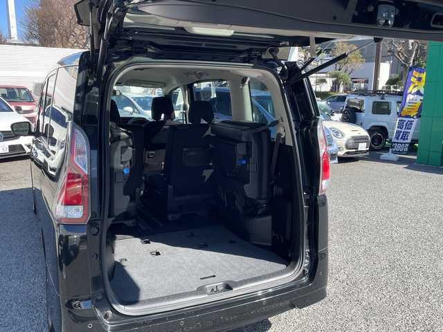 日産 セレナ X Vセレクション 東京都 2018(平30)年 7.6万km ダイヤモンドブラック ワンオーナー/新車時保証書　整備記録簿/取扱説明書　ナビ説明書/純正SDナビ/フルセグTV【MM517D-L】/SD/CD/DVD/BD/SDREC/BT/USB/アランドビューモニター　ETC/ドライブレコーダー【前】/アイドリングストップ/エマージェンシーブレーキ/両側パワースライドドア/クルーズコントロール/オートライト/スマートキー/サイド/カーテンエアバック/社外15インチアルミ