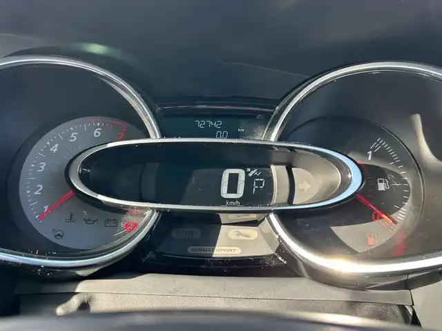 ルノー ルーテシア スポール トロフィー 福岡県 2018(平30)年 7.3万km 黄Ｍ 社外ＳＤナビ地デジ　ＤＶＤ再生機能　ＢａｓｓＲｅｆｌｅｘシステム　禁煙車　ＵＳＢ　ＢＴ　バックカメラ　前後ドラレコ　スペアキー　ＬＥＤヘッドライト　ＥＴＣ　純正１８インチブラックホイル　コーナセンサー