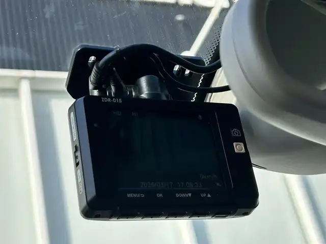 ルノー ルーテシア スポール トロフィー 福岡県 2018(平30)年 7.3万km 黄Ｍ 社外ＳＤナビ地デジ　ＤＶＤ再生機能　ＢａｓｓＲｅｆｌｅｘシステム　禁煙車　ＵＳＢ　ＢＴ　バックカメラ　前後ドラレコ　スペアキー　ＬＥＤヘッドライト　ＥＴＣ　純正１８インチブラックホイル　コーナセンサー