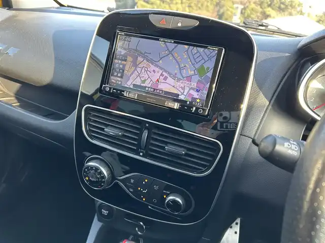 ルノー ルーテシア スポール トロフィー 福岡県 2018(平30)年 7.3万km 黄Ｍ 社外ＳＤナビ地デジ　ＤＶＤ再生機能　ＢａｓｓＲｅｆｌｅｘシステム　禁煙車　ＵＳＢ　ＢＴ　バックカメラ　前後ドラレコ　スペアキー　ＬＥＤヘッドライト　ＥＴＣ　純正１８インチブラックホイル　コーナセンサー