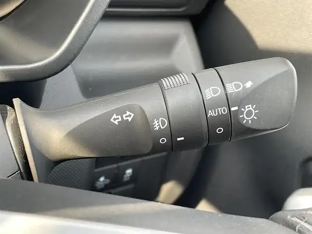 トヨタ ライズ Z 福岡県 2022(令4)年 3.5万km シャイニングホワイトパール スマートアシスト/純正ナビ（NSCN-W68）/ワンセグTV/CD/BT/AM/FM/パノラマモニター/D/Nシートヒーター/レーダークルーズコントロール/ビルトインETC/BSM/純正AW/前後コーナーセンサー/S-PDL/電格ミラー/電子パーキング/ブレーキホールド/スマートキー/プッシュスタート/スペアキー×１/純正フロアマット/取説、保証書
