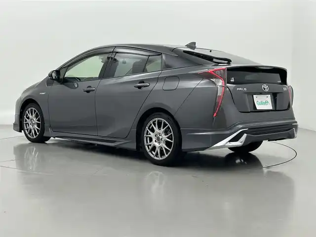 トヨタ プリウス S 熊本県 2016(平28)年 4.6万km グレーメタリック 純正ナビ　/社外前方ドライブレコーダー　/社外エアロ（Ｆ・Ｓ・Ｒ）　/バックカメラ　/ビルトインＥＴＣ　/レーダークルーズコントロール　/衝突軽減ブレーキ　/横滑り防止　/社外フロアマット/社外１７インチAW/オートライト/オートマチックハイビーム/フォグライト/スマートキー　/プッシュスタート/スペアキー1本