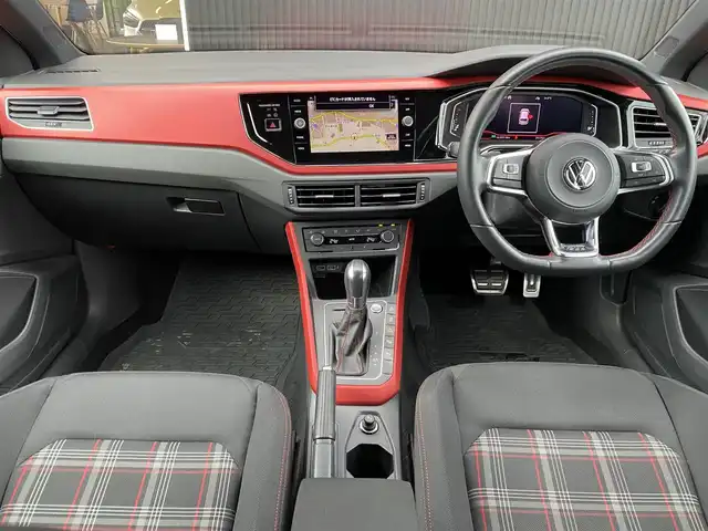 フォルクスワーゲン ポロＧＴＩ 福岡県 2019(令1)年 3万km フラッシュレッド アダプティブクルーズコントロール/ブラインドスポットモニター/レーンキープアシスト/ディスカバープロ　/Applecarplay/androidauto/フルセグTV/Bluetooth/バックカメラ　/CD/DVD/LEDヘッドライト/ステアリングスイッチ/パドルシフト/純正17インチアルミホイール/ETC