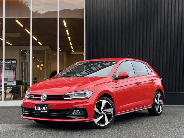 フォルクスワーゲン ポロＧＴＩ 福岡県 2019(令1)年 3万km フラッシュレッド アダプティブクルーズコントロール/ブラインドスポットモニター/レーンキープアシスト/ディスカバープロ　/Applecarplay/androidauto/フルセグTV/Bluetooth/バックカメラ　/CD/DVD/LEDヘッドライト/ステアリングスイッチ/パドルシフト/純正17インチアルミホイール/ETC