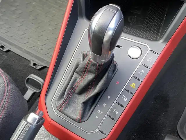 フォルクスワーゲン ポロＧＴＩ 福岡県 2019(令1)年 3万km フラッシュレッド アダプティブクルーズコントロール/ブラインドスポットモニター/レーンキープアシスト/ディスカバープロ　/Applecarplay/androidauto/フルセグTV/Bluetooth/バックカメラ　/CD/DVD/LEDヘッドライト/ステアリングスイッチ/パドルシフト/純正17インチアルミホイール/ETC