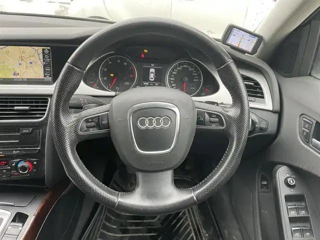 アウディ Ａ４ 2．0 TFSI クワトロ 道央・札幌 2011(平23)年 6.6万km ディープシーブルーパールエフェクト 4WD/純正メモリナビ(ワンセグ、FM、AM、CD、DVD、SD)/コーナーセンサー(F/R)/バックカメラ/パドルシフト/前席シートヒーター/前席パワーシート/社外17インチAW/社外ドライブレコーダー/夏タイヤ積込(純正17インチAW)/ETC/取扱説明書/新車時保証書