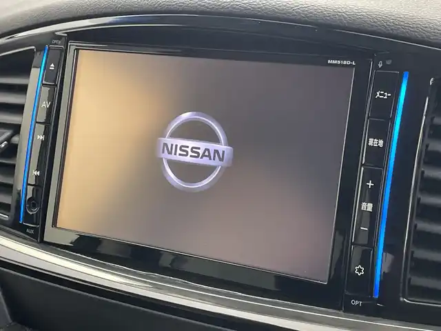 日産 エルグランド 250ハイウェイスターS 新潟県 2018(平30)年 3.8万km ブリリアントホワイトパール 純正9インチナビ MM518D-L/(フルセグ Bluetooth AM FM CD DVD Blueray SD iPod USB)/フリップダウンモニター/両側パワースライドドア/クルーズコントロール/ETC/AFS/キャプテンシート/オットマン/ドライブレコーダー/社外フロアマット/純正ドアバイザー/合皮ハーフレザーシート/LEDヘッドライト/オートライト/フロントフォグ/プッシュスタート/スマートキー/スペアキー/純正アルミホイール/取扱説明書/ダブルオートエアコン/ダブル+カーテンエアバッグ