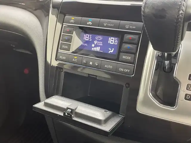 日産 エルグランド 250ハイウェイスターS 新潟県 2018(平30)年 3.8万km ブリリアントホワイトパール 純正9インチナビ MM518D-L/(フルセグ Bluetooth AM FM CD DVD Blueray SD iPod USB)/フリップダウンモニター/両側パワースライドドア/クルーズコントロール/ETC/AFS/キャプテンシート/オットマン/ドライブレコーダー/社外フロアマット/純正ドアバイザー/合皮ハーフレザーシート/LEDヘッドライト/オートライト/フロントフォグ/プッシュスタート/スマートキー/スペアキー/純正アルミホイール/取扱説明書/ダブルオートエアコン/ダブル+カーテンエアバッグ
