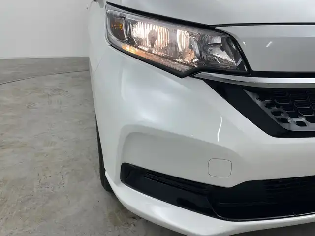 ホンダ フリード G 群馬県 2023(令5)年 1.8万km プラチナホワイトパール 衝突被害軽減ブレーキ ナビ　バックカメラ　両側電動スライドドア　アダプティブクルーズコントロール　アイドリングストップ　シートヒーター　オートライト　ステアリングリモコン　スマートキー　禁煙車