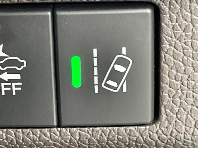 ホンダ フリード G 群馬県 2023(令5)年 1.8万km プラチナホワイトパール 衝突被害軽減ブレーキ ナビ　バックカメラ　両側電動スライドドア　アダプティブクルーズコントロール　アイドリングストップ　シートヒーター　オートライト　ステアリングリモコン　スマートキー　禁煙車