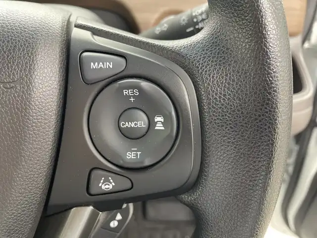 ホンダ フリード G 群馬県 2023(令5)年 1.8万km プラチナホワイトパール 衝突被害軽減ブレーキ ナビ　バックカメラ　両側電動スライドドア　アダプティブクルーズコントロール　アイドリングストップ　シートヒーター　オートライト　ステアリングリモコン　スマートキー　禁煙車