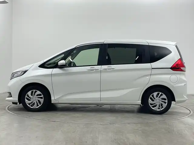 ホンダ フリード G 群馬県 2023(令5)年 1.8万km プラチナホワイトパール 衝突被害軽減ブレーキ ナビ　バックカメラ　両側電動スライドドア　アダプティブクルーズコントロール　アイドリングストップ　シートヒーター　オートライト　ステアリングリモコン　スマートキー　禁煙車