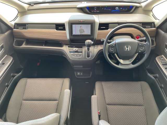 ホンダ フリード G 埼玉県 2023(令5)年 1.8万km プラチナホワイトパール ホンダセンシング /ナビ/　　CD/BT/ワンセグ /バックカメラ /両側パワースライドドア /レーダークルーズコントロール /シートヒーター /ステアリングスイッチ /ETC /禁煙車