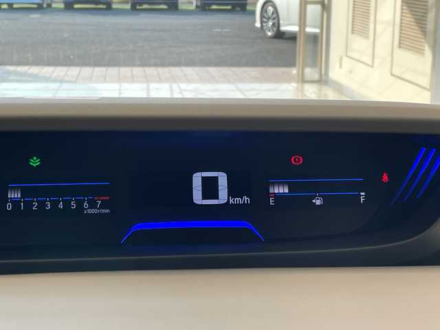 ホンダ フリード G 埼玉県 2023(令5)年 1.8万km プラチナホワイトパール ホンダセンシング /ナビ/　　CD/BT/ワンセグ /バックカメラ /両側パワースライドドア /レーダークルーズコントロール /シートヒーター /ステアリングスイッチ /ETC /禁煙車