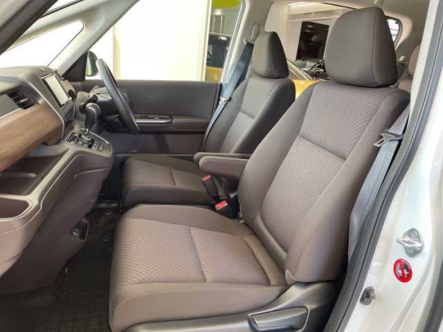 ホンダ フリード G 埼玉県 2023(令5)年 1.8万km プラチナホワイトパール ホンダセンシング /ナビ/　　CD/BT/ワンセグ /バックカメラ /両側パワースライドドア /レーダークルーズコントロール /シートヒーター /ステアリングスイッチ /ETC /禁煙車